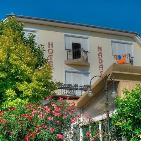 Retro Nadas Vendeghaz Bed & Breakfast