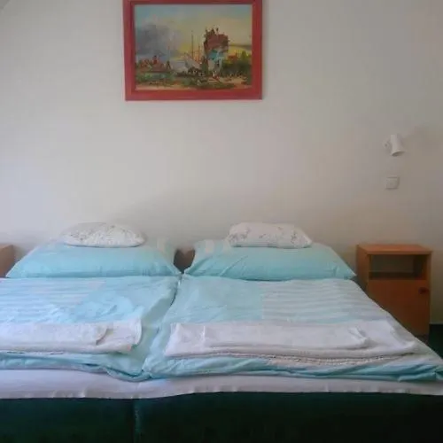 Retro Nádas Bed and breakfast