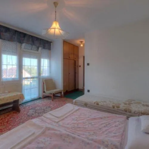 Retro Nádas Bed and breakfast Balatonlelle